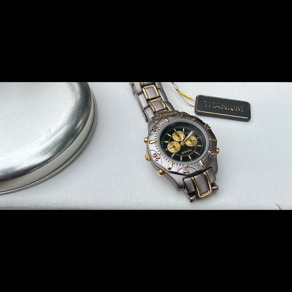 New Universal Titanium Wrist Watch